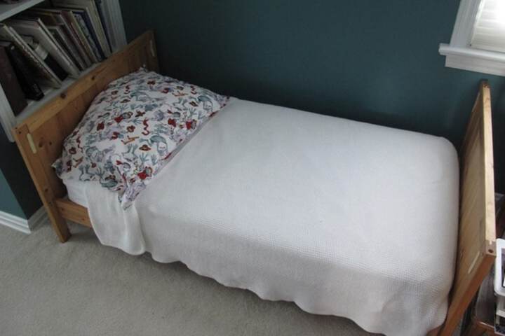 THE BIRDHOUSE BED & BREAKFAST