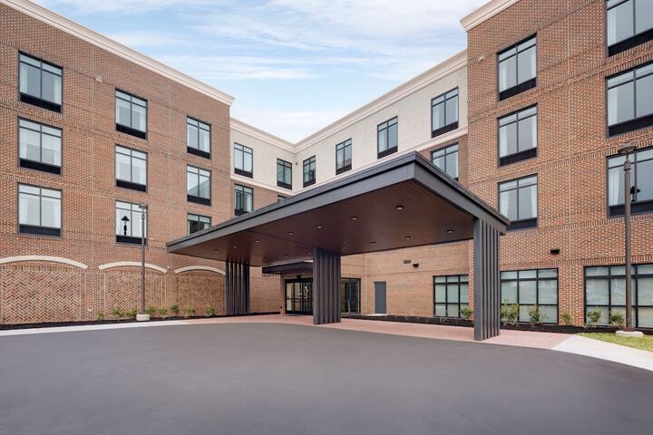 Hotel 3 of 65