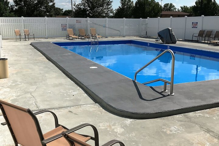Pool 8 of 37