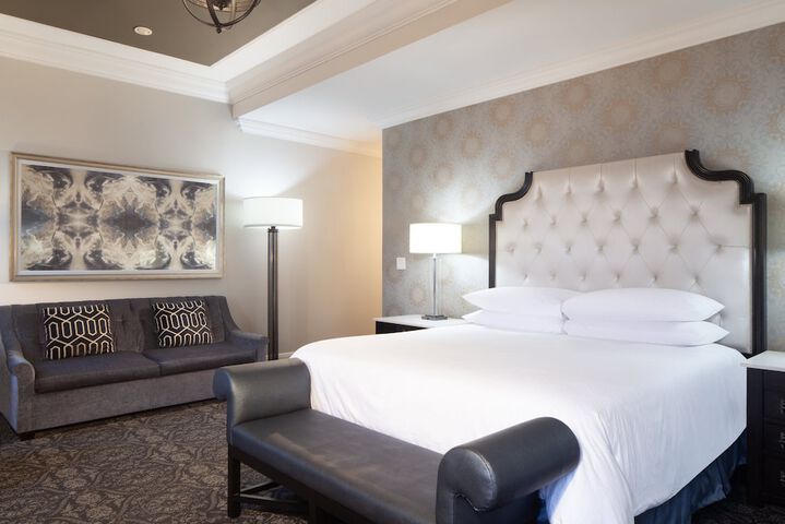 Room 42 of 212
