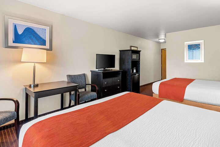 Room 18 of 25