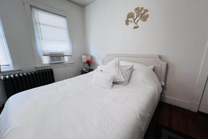 Charming 3 Bedroom Cottage Apartment in a Tudor-Style Home