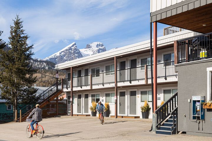Hotel 5 of 80