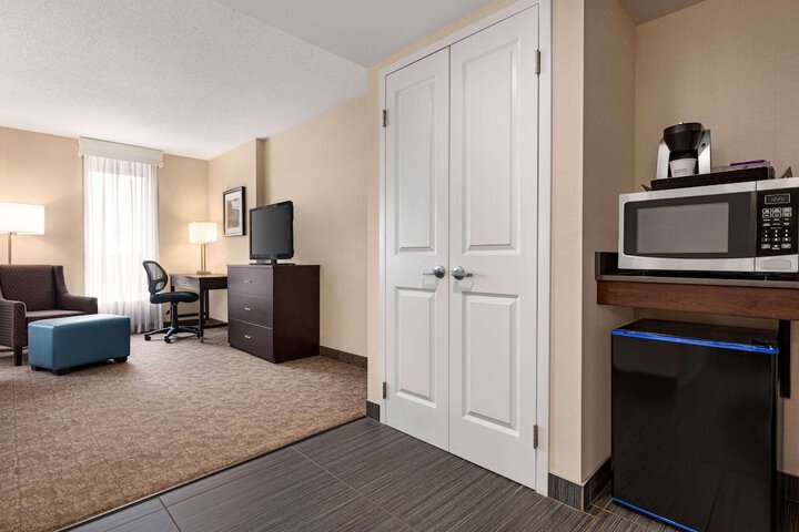 Room 34 of 61