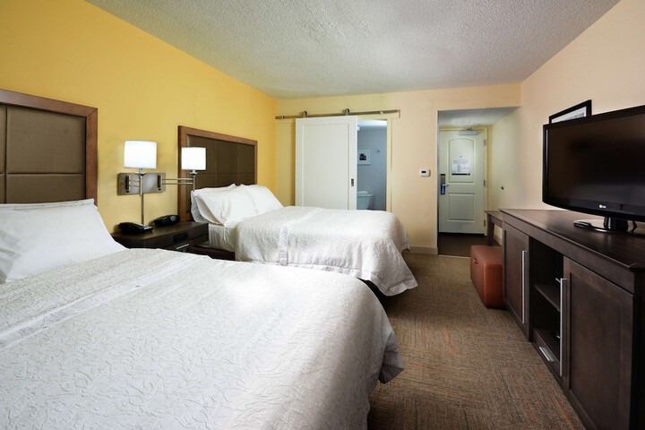 Room 13 of 33