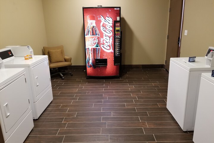 Room 33 of 48
