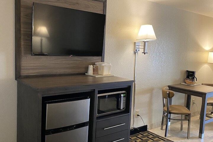 Motel in The Pines