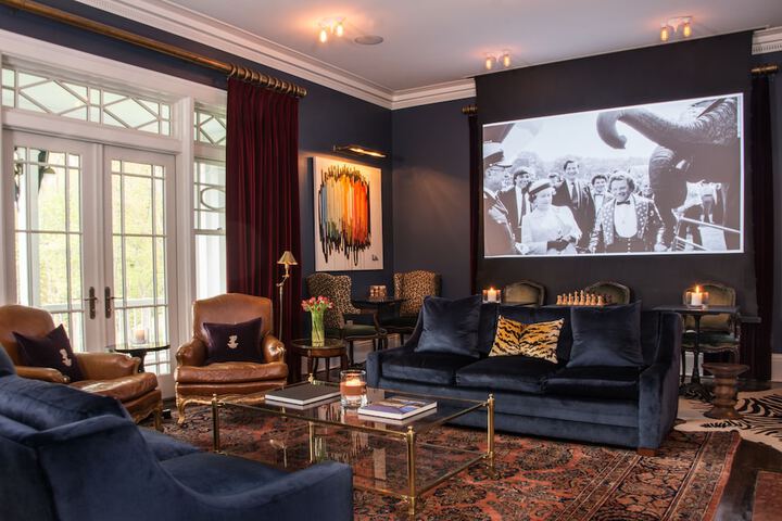 Lounge 56 of 63