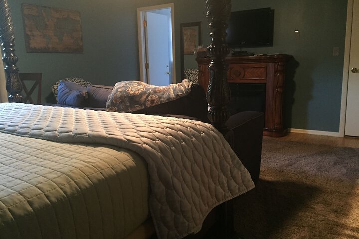 Room 6 of 6