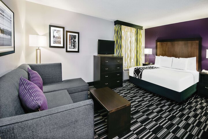 Room 30 of 49