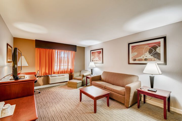 Room 25 of 65