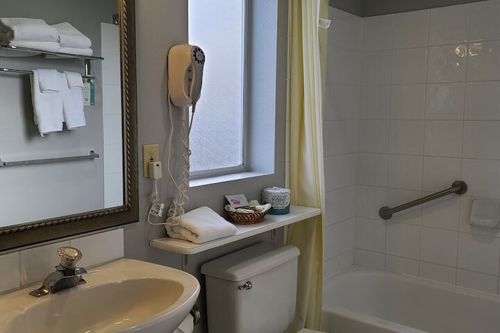 Room 8 of 47