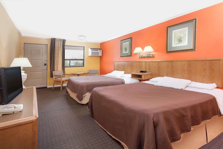 Room 15 of 40