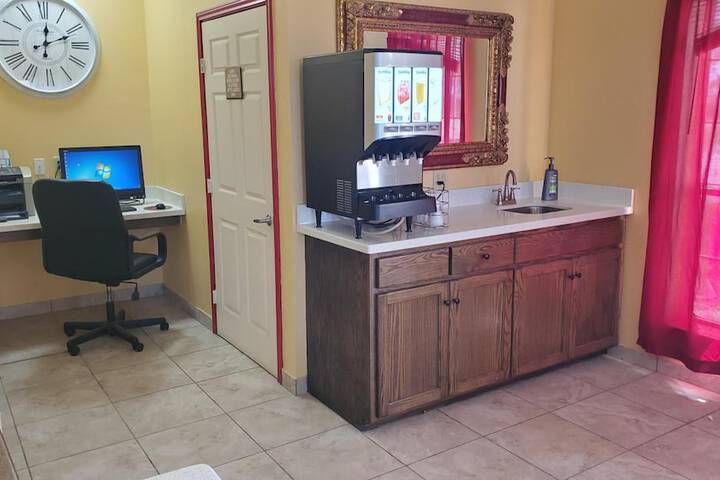 Business Center 26 of 26