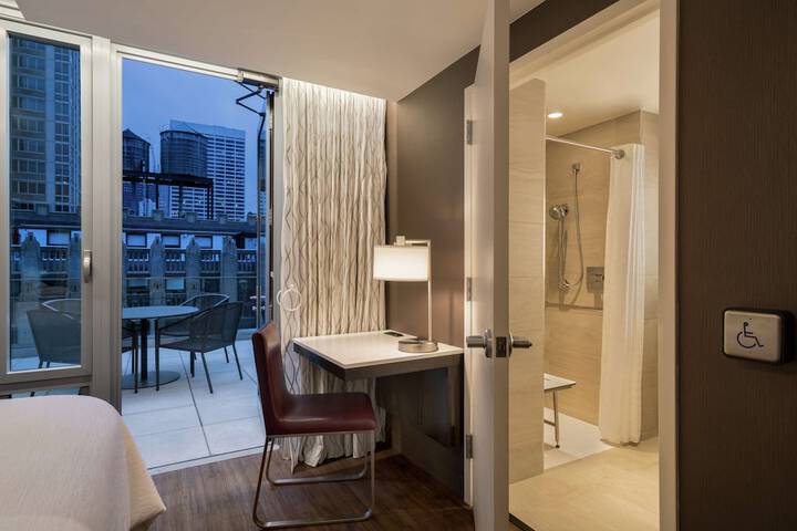 Room 40 of 127