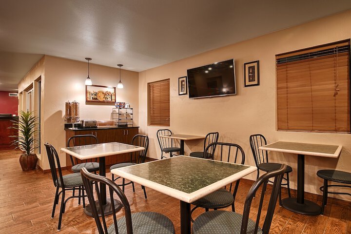 Quality Inn Three Rivers
