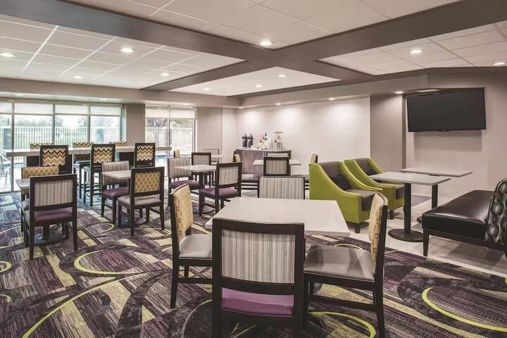 Comfort Inn & Suites Clearwater South - Pinellas Park