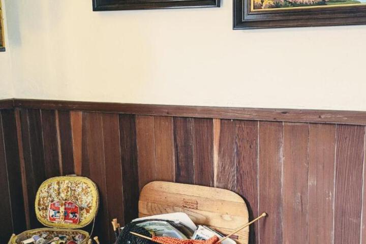 The Andiron Seaside Inn & Cabins