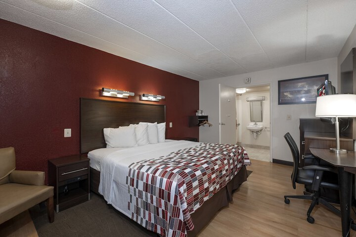 Room 27 of 29