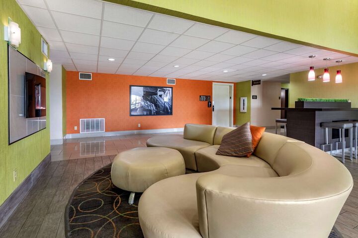 Hotel Interior 4 of 43