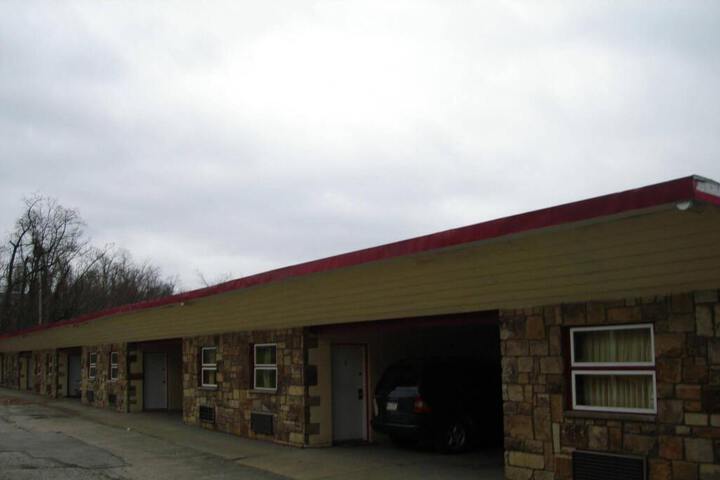 HUNTINGDON INN