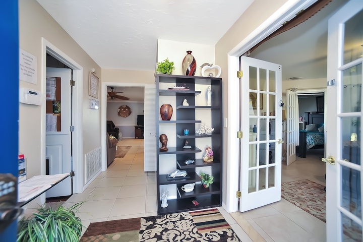 Apollo Beach W / Pool Room To Entertain, Pet Friendly! 6 Bedroom Home