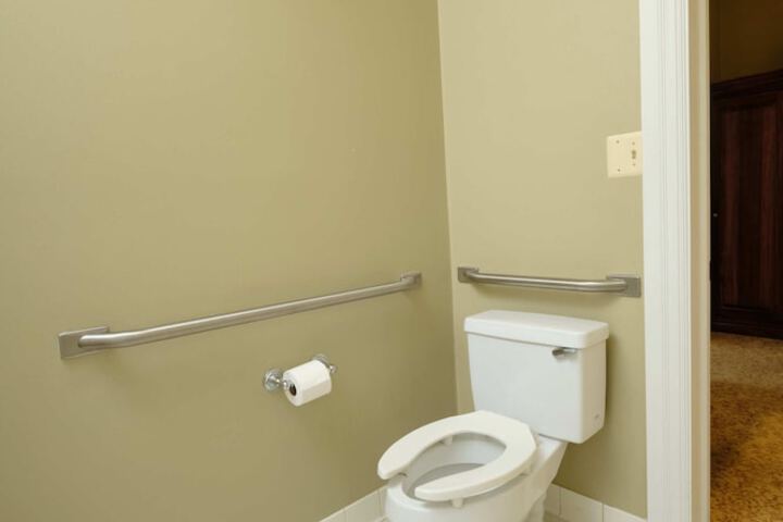 Room 25 of 185