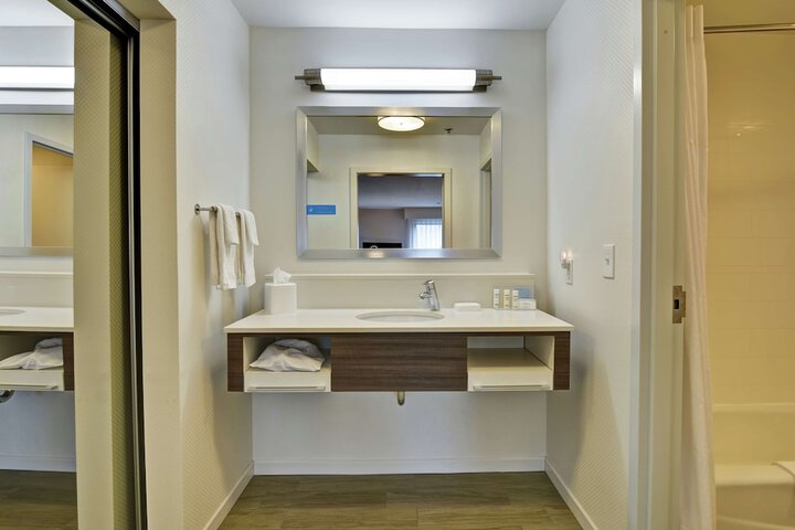 Room 41 of 62