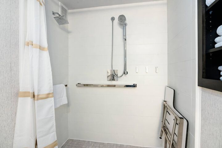 Room 47 of 98