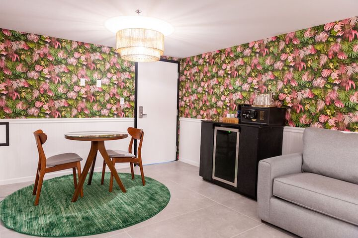 Room 19 of 44
