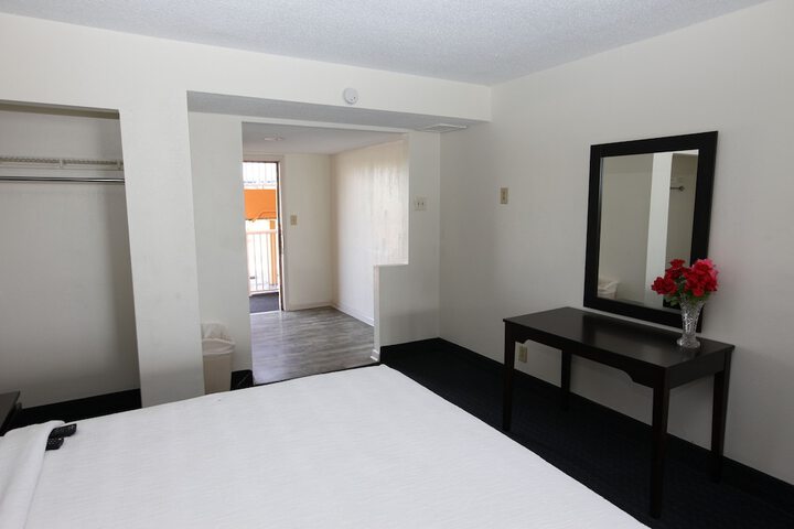 Room 17 of 54