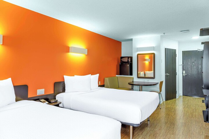 Room 7 of 25