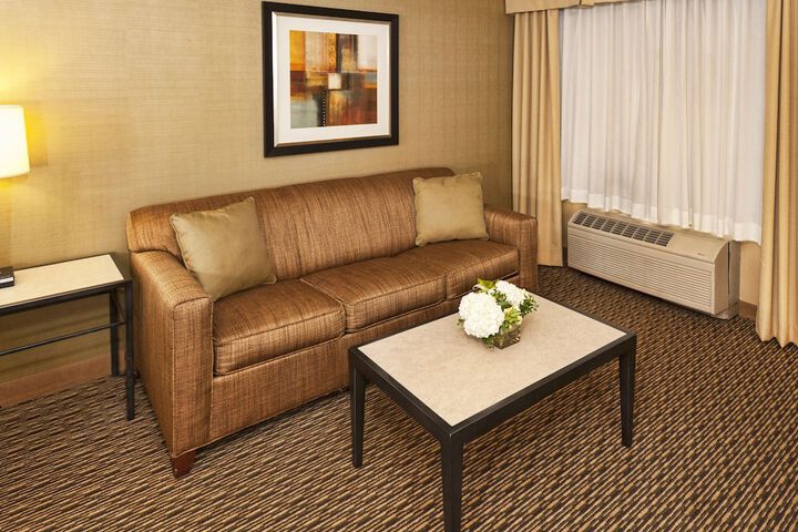 Room 32 of 51
