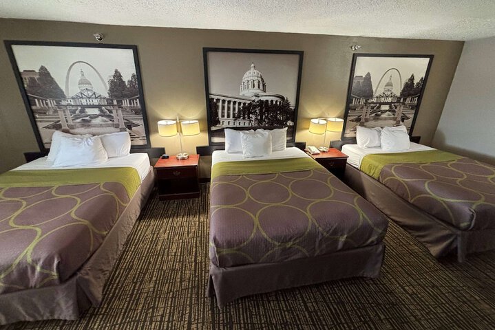 Super 8 by Wyndham Jerseyville