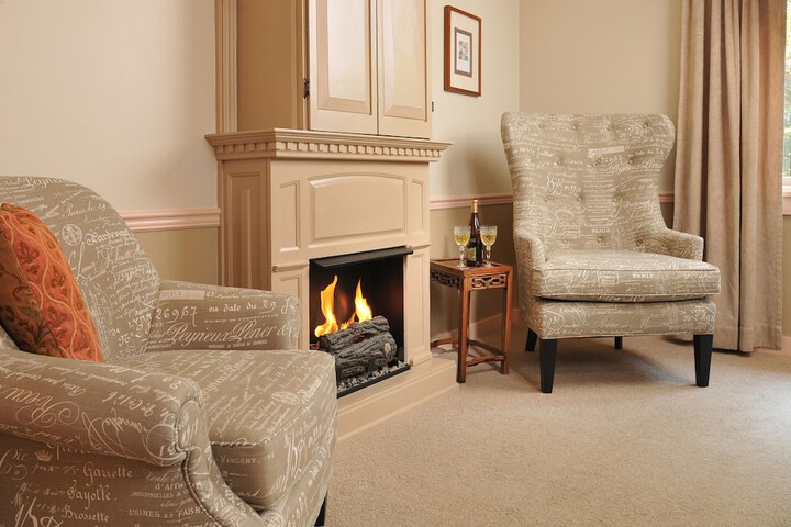 1795 Acorn Inn B & B