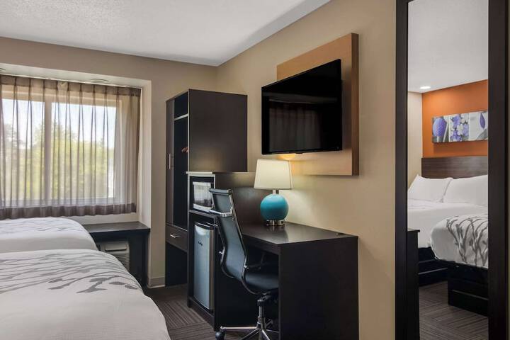 Room 32 of 38