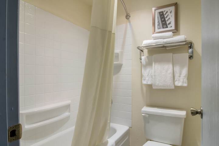 Quality Inn & Suites Silverdale Bangor - Keyport