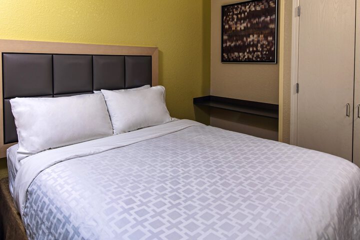 Room 34 of 43