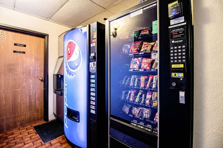 Econo Lodge Watertown