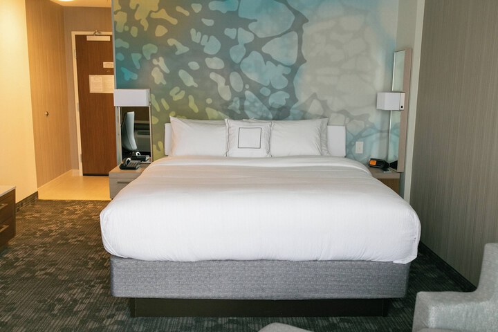 Room 17 of 24