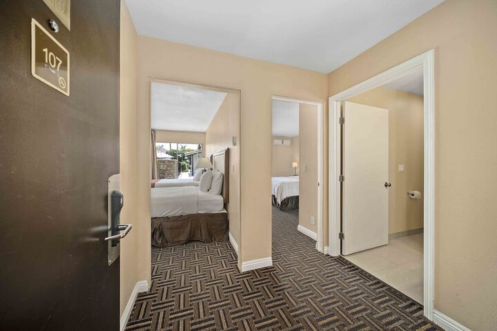 Room 43 of 64