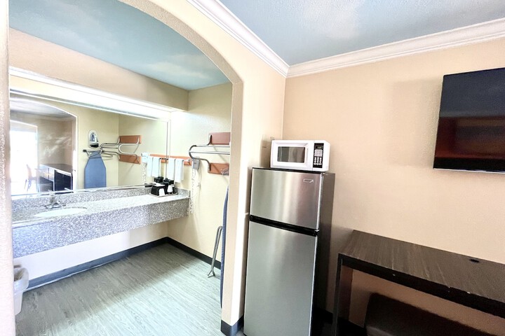 Luxury Inn & Suites Liberty
