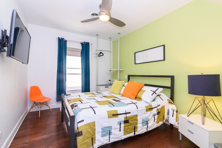 Room 40 of 114