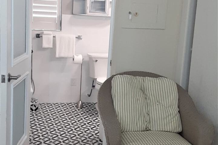 Room 107 of 177