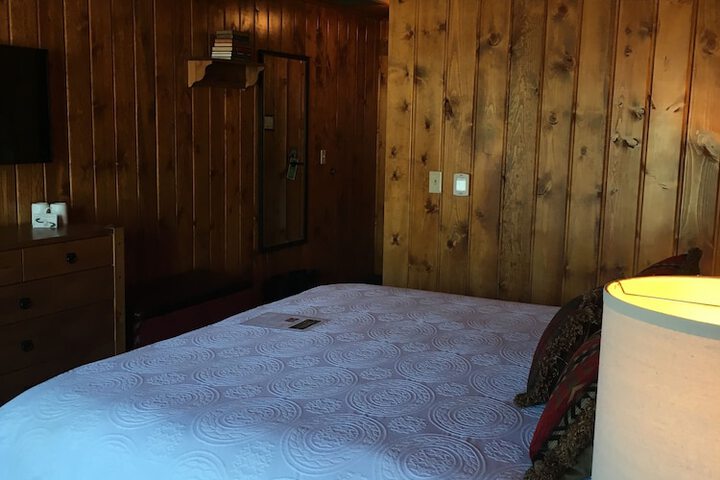 Room 9 of 100