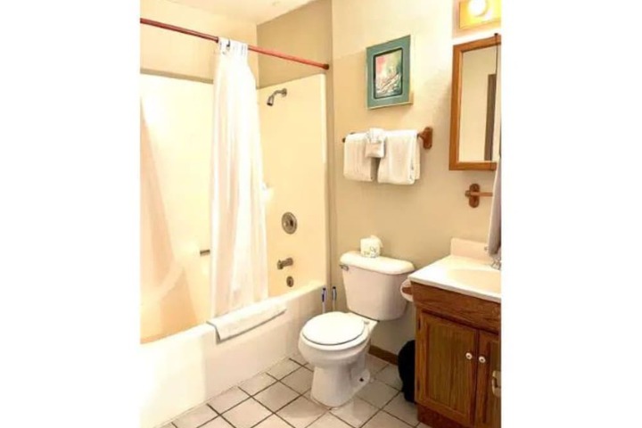 Room 176 of 299