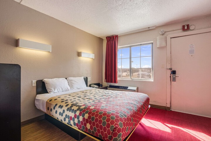 Room 14 of 39