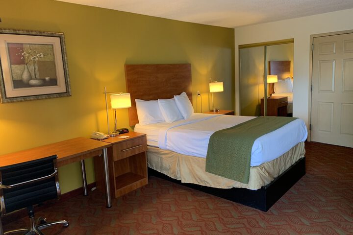 Room 18 of 25