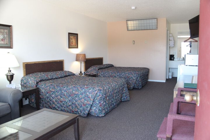 Room 9 of 16