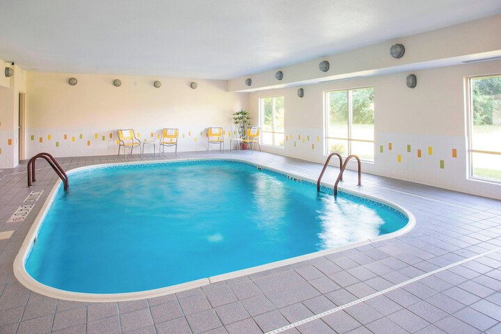Pool 3 of 15